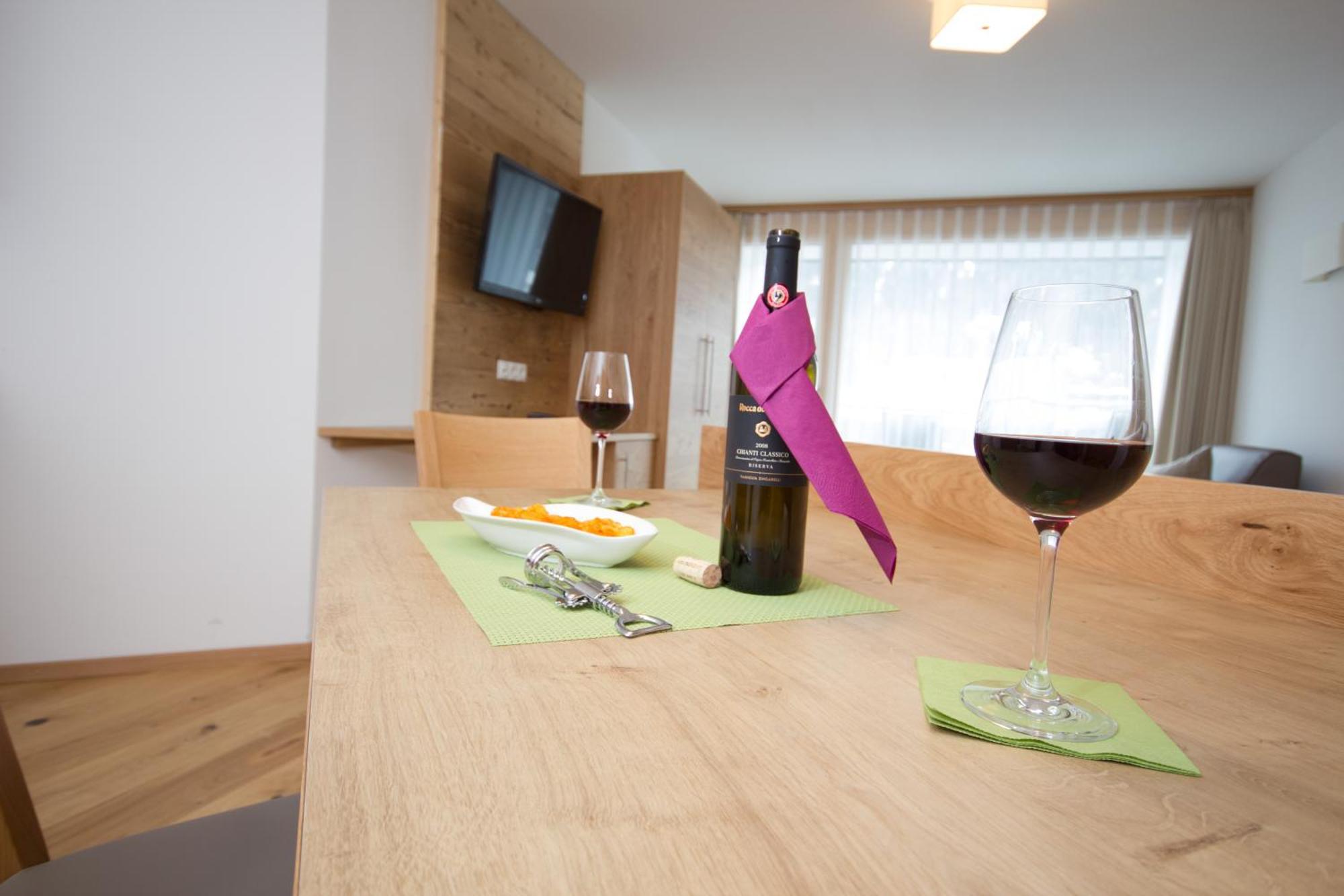Berglife Appartements Serfaus Room photo