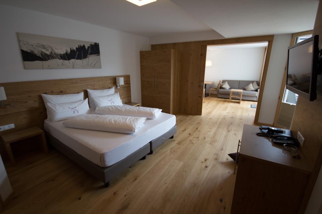 Berglife Appartements Serfaus Room photo