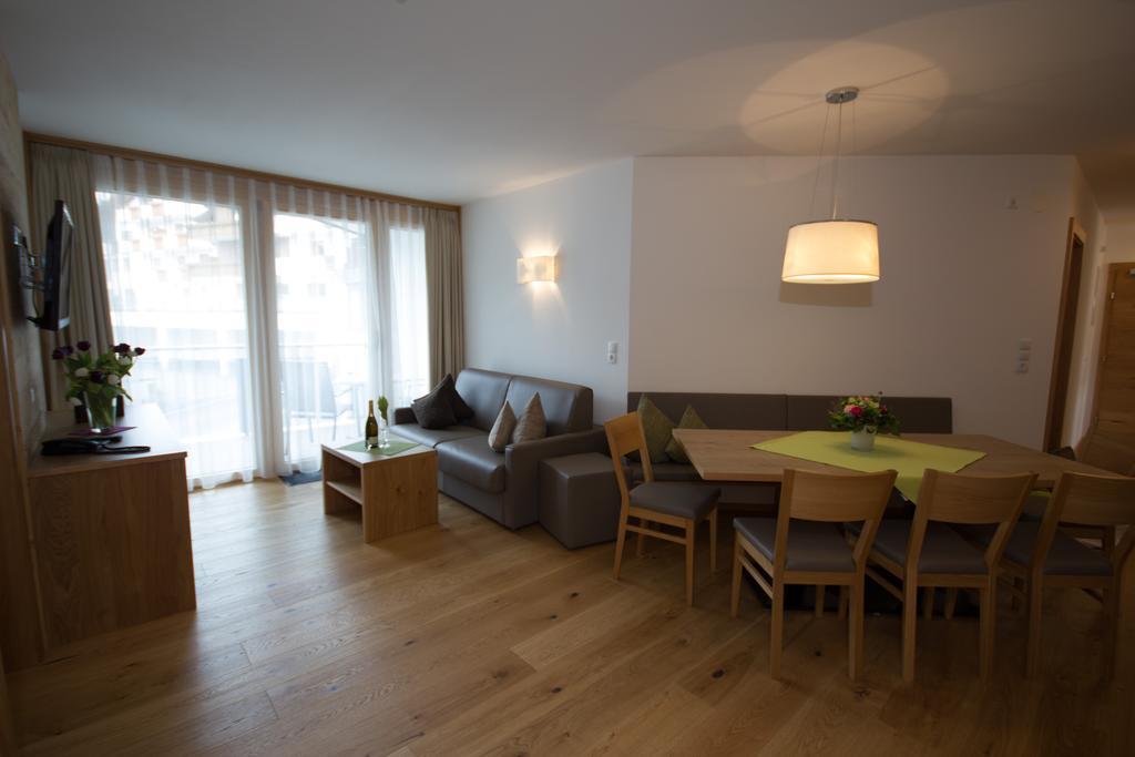 Berglife Appartements Serfaus Exterior photo